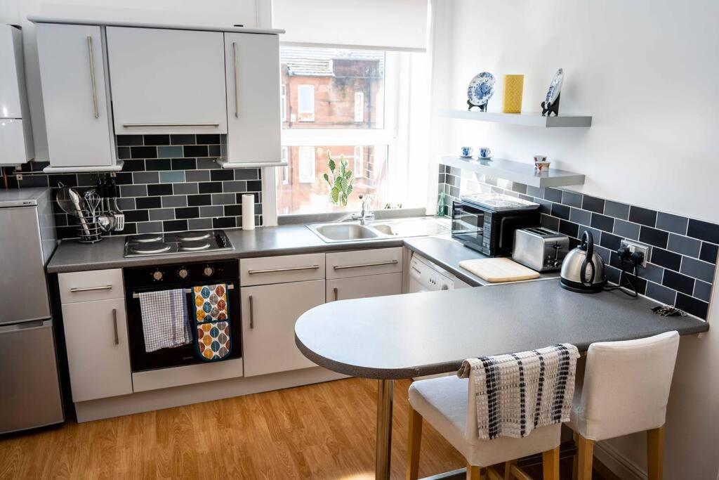 Appartamento Charming 1-Bed Southside Flat In Great Location Glasgow Esterno foto